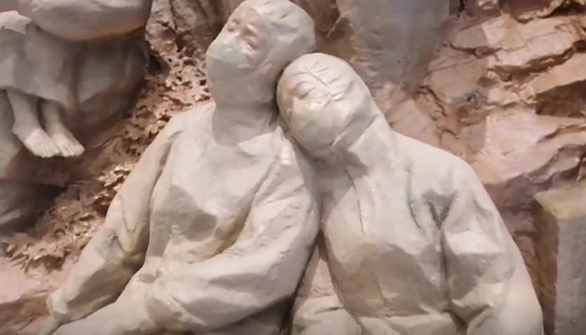 重慶龍行藝術(shù)培訓(xùn)學(xué)校帶你逛沙坪壩區(qū)大學(xué)城熙街羅中立美術(shù)館，大型群雕作品欣賞 ！