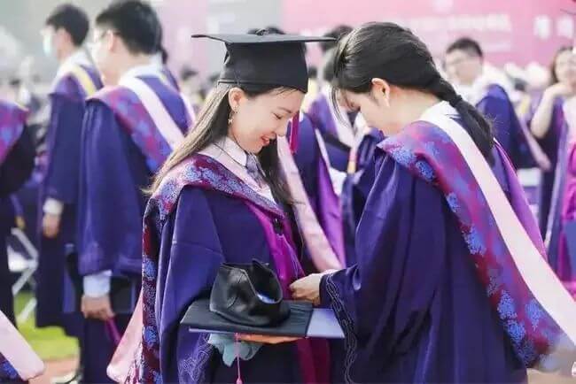 九大美院的學士服，哪個美院是你的菜？