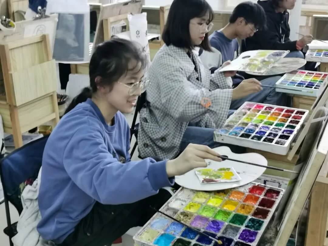 ?？紓淇迹滩蝗菥?！來重慶美術培訓班提升拿證率！