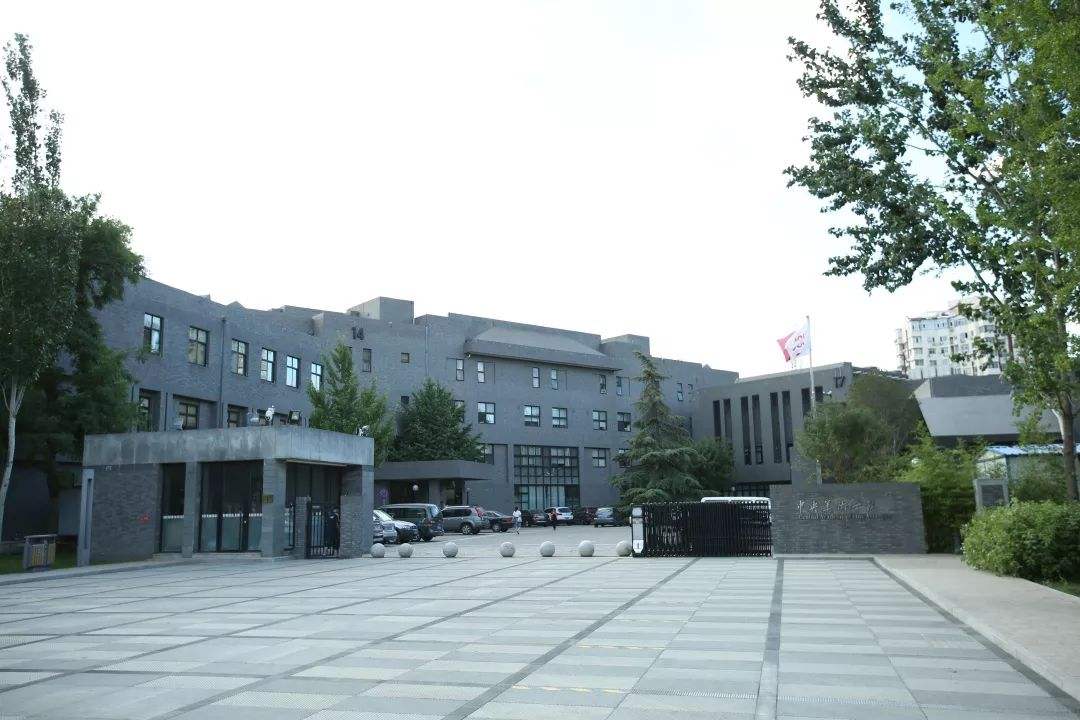 央美2021校考復試完美結束，共2656人參加復試！祝重慶龍行畫室學子必勝！